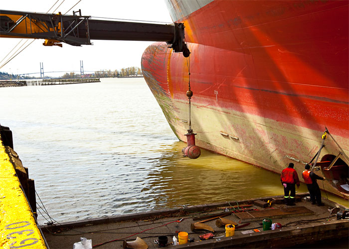 Emergency Bow Thruster Exchange at the Fraser Surrey Docks Emergency Bow Thruster Exchange at the Fraser Surrey Docks